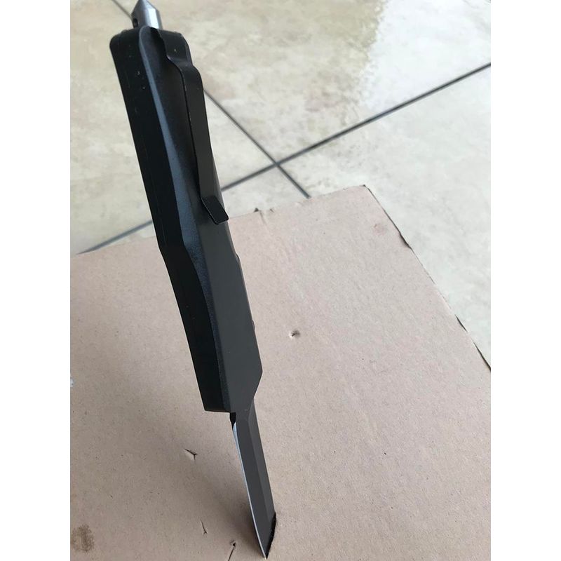 Sport si Outdoor - Camping - Cutite, bricege si accesorii - Cutite si bricege - Briceag automat de vanatoare IdeallStore®, Futuristic Blade, PVC, 23 cm, negru - Infinity.ro