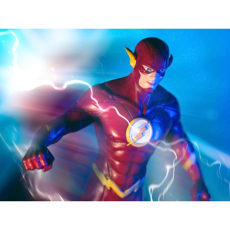 Jucarii, Copii si Bebe/Jucarii si jocuri/Figurine - Figurina articulata de colectie The Flash, Fastest Man Alive, 18 cm, rosu, stativ inclus - Infinity.ro