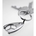 Fashion, accesorii si bijuterii - Barbati - Accesorii barbati - Alte accesorii barbati - Breloc de chei IdeallStore, Silver Mercedes, 7.5 cm, metal, argintiu - Infinity.ro