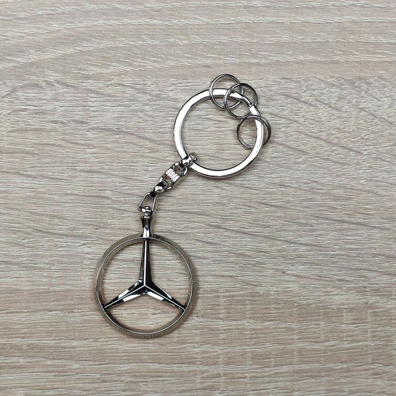 Fashion, accesorii si bijuterii - Barbati - Accesorii barbati - Alte accesorii barbati - Breloc de chei IdeallStore®, Mercedes Supreme, editie de colectie, 9 cm, metal, argintiu - Infinity.ro