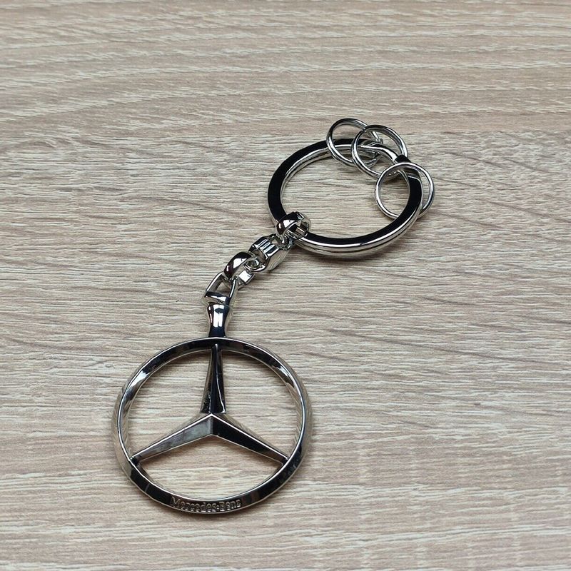 Fashion, accesorii si bijuterii - Barbati - Accesorii barbati - Alte accesorii barbati - Breloc de chei IdeallStore®, Mercedes Supreme, editie de colectie, 9 cm, metal, argintiu - Infinity.ro
