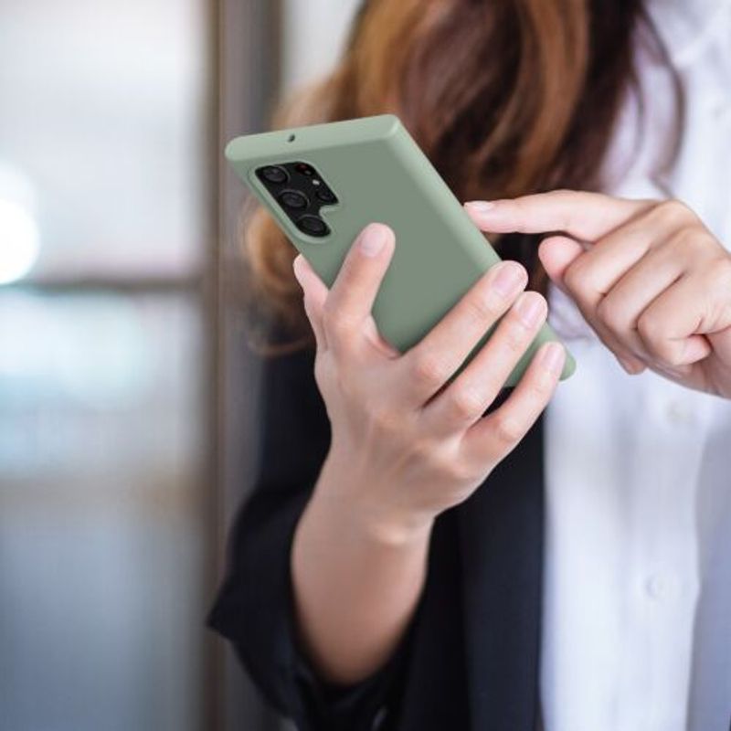 Laptop, Telefoane si Tablete - Telefoane mobile si accesorii - Accesorii Telefoane - Huse telefoane - Husa Kwmobile pentru Samsung Galaxy S22 Ultra, Silicon, Verde, 56765.172 - Infinity.ro