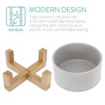 Petshop - Accesorii petshop - Castroane si adapatori - Set 2 Boluri pentru pisici si caini cu suport din bambus Navaris, 550 ml, Gri, 48350.1.22 - Infinity.ro