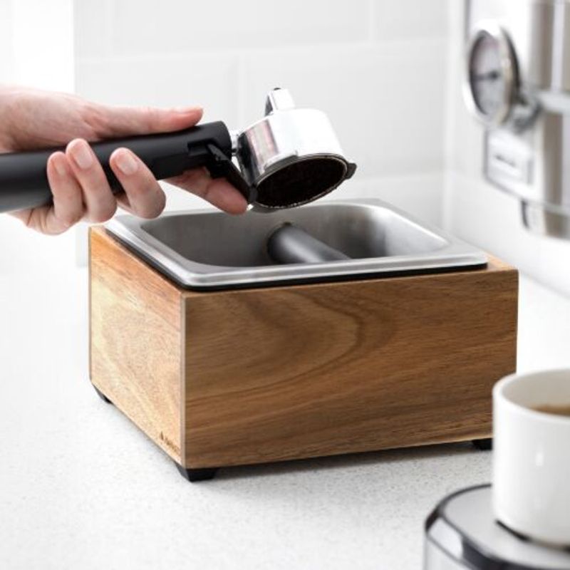 Electronice si Electrocasnice - Electrocasnice bucatarie - Preparare bauturi - Accesorii si consumabile aparate preparare bauturi - Cos pentru zatul de cafea din lemn si inox Navaris, Bara de silicon, 54693.01 - Infinity.ro