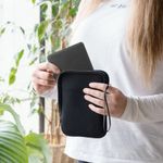 Laptop, Telefoane si Tablete - Telefoane mobile si accesorii - Accesorii Telefoane - Huse telefoane - Husa universala pentru eBook Reader de 7 inch, Kwmobile, Albastru, Textil, 57397.17 - Infinity.ro