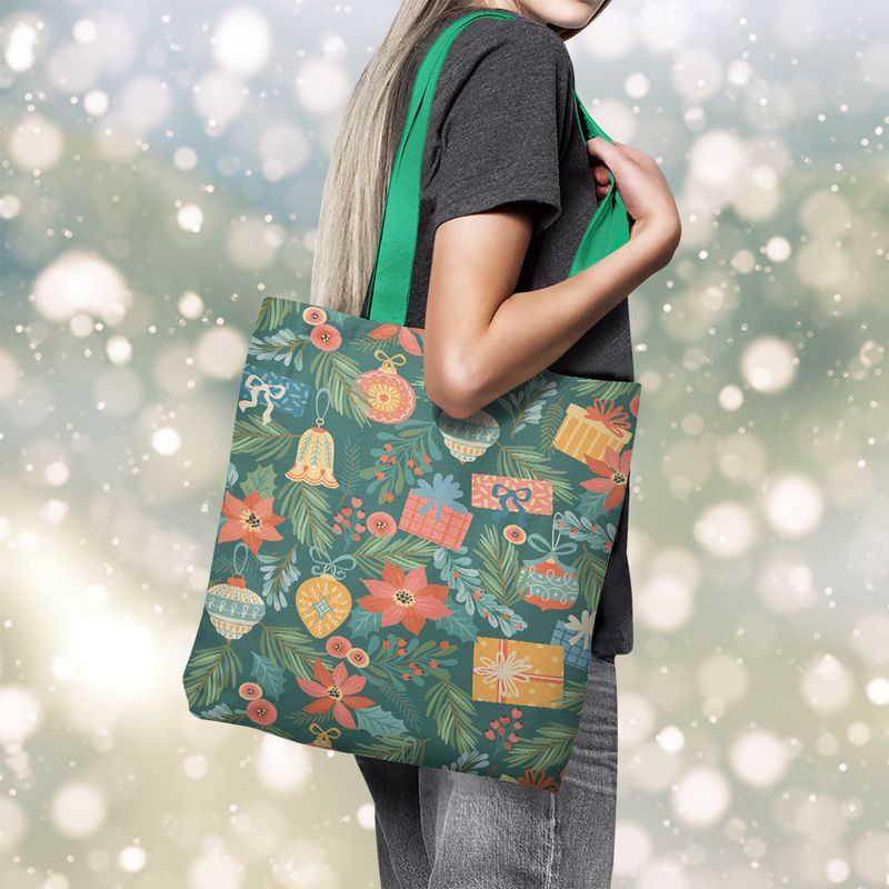 Fashion, accesorii si bijuterii - Femei - Accesorii femei - Genti si rucsacuri femei - Geanta Handmade Tote Basic, Globuri si Cadouri de Craciun, Multicolor, 43x37 cm - Infinity.ro