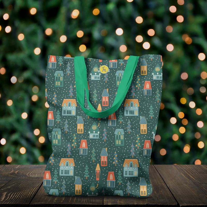 Fashion, accesorii si bijuterii - Femei - Accesorii femei - Genti si rucsacuri femei - Geanta Handmade Tote Liner cu Captuseala, Ninge in Cartier de Craciun, Multicolor, 43x37 cm - Infinity.ro