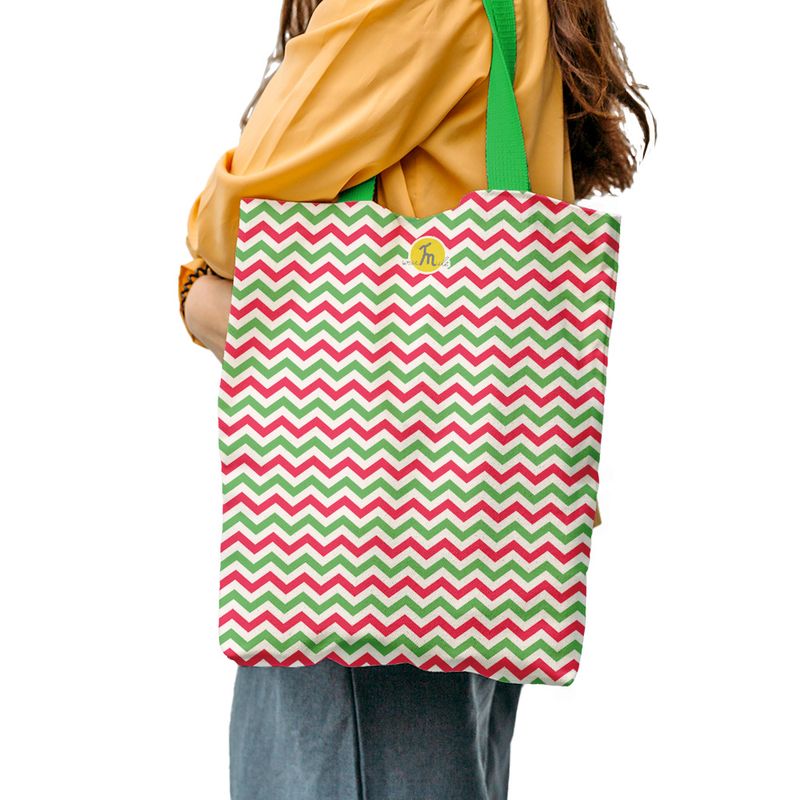 Fashion, accesorii si bijuterii - Femei - Accesorii femei - Genti si rucsacuri femei - Geanta Handmade Tote Liner cu Captuseala, Zig-Zag in Culori de Craciun, Multicolor, 45x37 cm - Infinity.ro