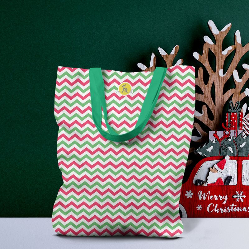 Fashion, accesorii si bijuterii - Femei - Accesorii femei - Genti si rucsacuri femei - Geanta Handmade Tote Liner cu Captuseala, Zig-Zag in Culori de Craciun, Multicolor, 45x37 cm - Infinity.ro