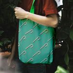 Fashion, accesorii si bijuterii - Femei - Accesorii femei - Genti si rucsacuri femei - Geanta Handmade Tote Liner cu Captuseala, Acadea de Craciun, Multicolor, 43x37 cm - Infinity.ro