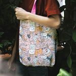 Fashion, accesorii si bijuterii - Femei - Accesorii femei - Genti si rucsacuri femei - Geanta Handmade Tote Liner cu Captuseala, Si Pisicile adora Muzica, Multicolor, 45x37 cm - Infinity.ro