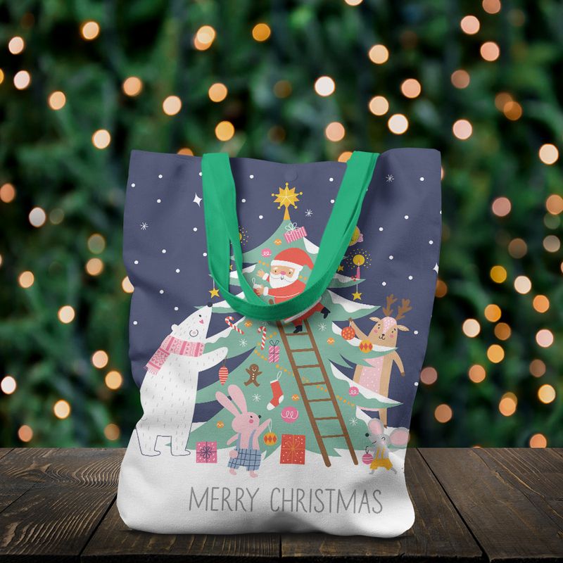 Fashion, accesorii si bijuterii - Femei - Accesorii femei - Genti si rucsacuri femei - Geanta Handmade Tote Liner cu Captuseala, Animale care Impodobesc Bradul cu Mos Craciun, Multicolor, 43x37 cm - Infinity.ro