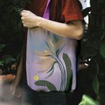 Fashion, accesorii si bijuterii - Femei - Accesorii femei - Genti si rucsacuri femei - Geanta Handmade Tote Liner cu Captuseala, Botanic Floare Neptuniana, Multicolor, 43 x 37 cm - Infinity.ro