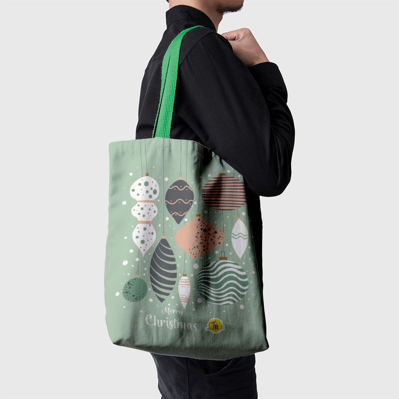 Fashion, accesorii si bijuterii - Femei - Accesorii femei - Genti si rucsacuri femei - Geanta Handmade Tote Basic, Merry Christmas Globuri in Bradul de Craciun, Multicolor, 43 x 37 cm - Infinity.ro