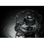 Casa si Gradina - Decoratiuni - Decoratiuni perete - Fototapet, autocolant, Compozitie 51 Pahar splash in apa, 250 x 200 cm - Infinity.ro