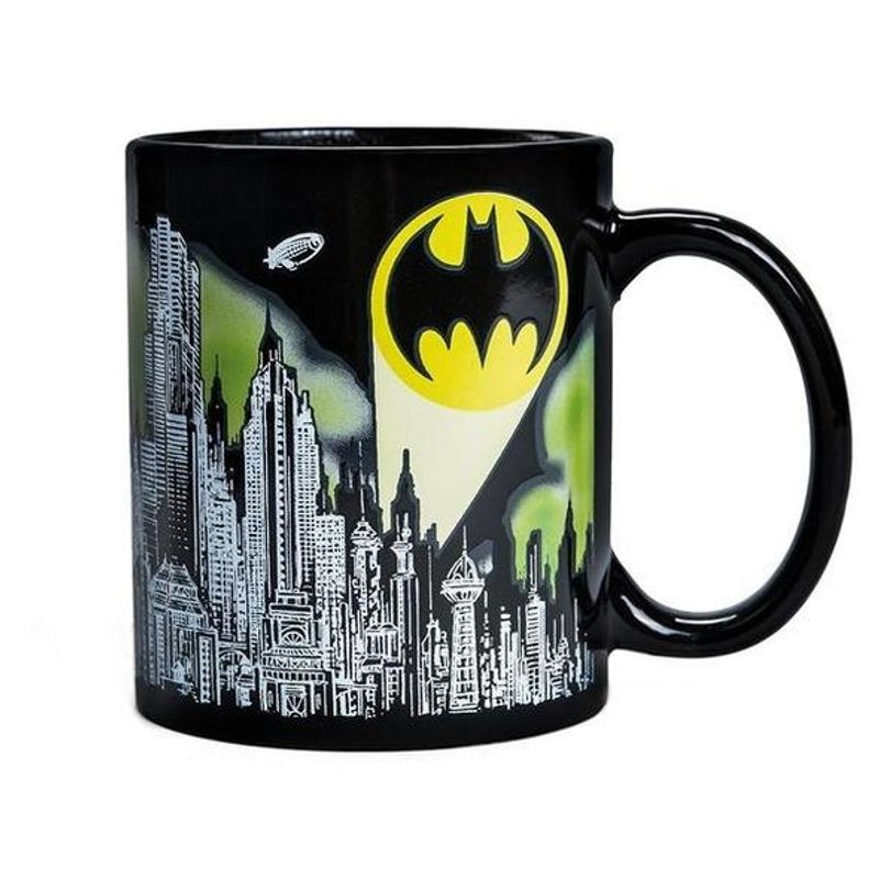 Jucarii, Copii si Bebe - Jucarii si jocuri - Jucarii de rol - Masti si costume copii - Set costum clasic Batman IdeallStore®, 7-9 ani, 120-130 cm, negru, masca LED si cana personalizata - Infinity.ro