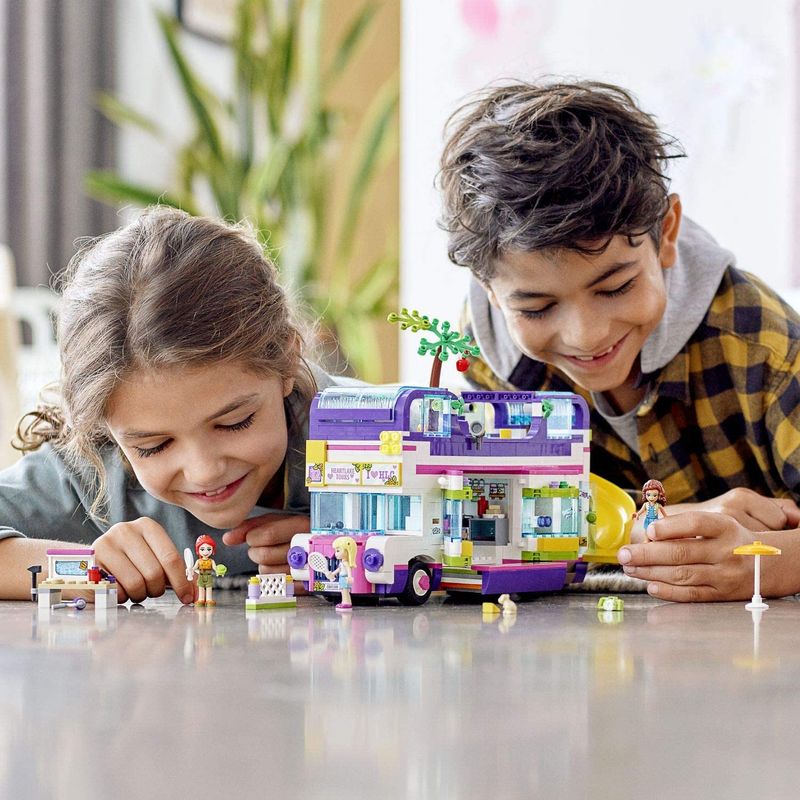 Jucarii, Copii si Bebe - Jucarii si jocuri - Seturi de constructie si cuburi - Seturi de constructie - LEGO Friends autobuzul prieteniei 41395 - Infinity.ro