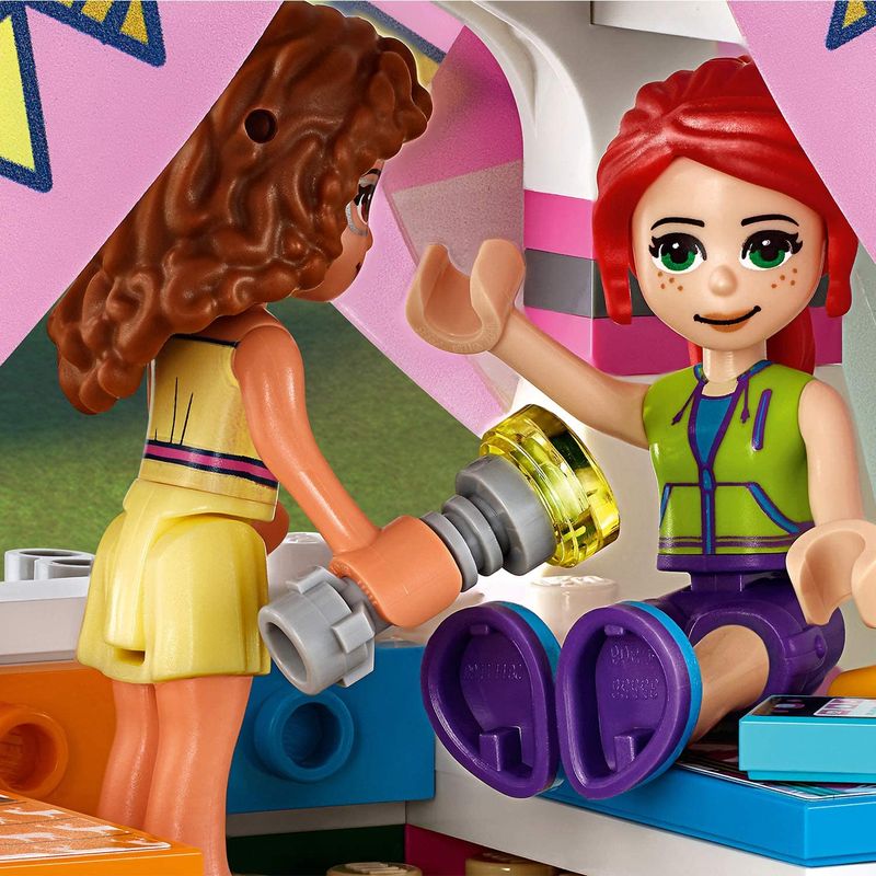 Jucarii, Copii si Bebe - Jucarii si jocuri - Seturi de constructie si cuburi - Seturi de constructie - LEGO Friends camping luxos in natura 41392 - Infinity.ro