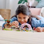 Jucarii, Copii si Bebe - Jucarii si jocuri - Seturi de constructie si cuburi - Seturi de constructie - LEGO Friends camping luxos in natura 41392 - Infinity.ro