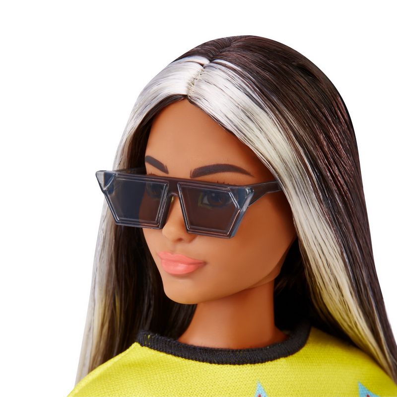 Jucarii, Copii si Bebe - Jucarii si jocuri - Papusi si accesorii - Papusi - Papusa Barbie Fashionistas bruneta cu suvite blonde - Infinity.ro