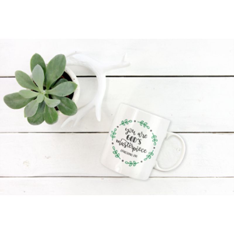 Casa si Gradina/Bucatarie si vesela/Cani si pahare/Cani si cesti - Cana cafea Priti Global, cu mesaj crestin "Noi suntem lucrarea Domnului", Efeseni 2:10, 300 ml - Infinity.ro
