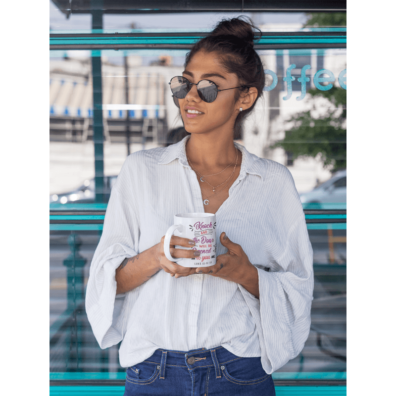 Casa si Gradina/Bucatarie si vesela/Cani si pahare/Cani si cesti - Cana cafea cadou, Priti Global, "Bate si usa se va deschide pentru tine", Luca 11:9-11, 300 ml - Infinity.ro