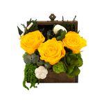 Cadouri - Flori - Cufar Treasure Chest cu Trandafiri Criogenati, Galbeni - Infinity.ro