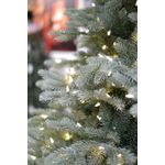 Casa si Gradina - Decoratiuni - Decoratiuni de sezon - Brad artificial Frosted Mulberry cu aspect inghetat si lumini, PE, 183 cm, 550 leduri - Infinity.ro