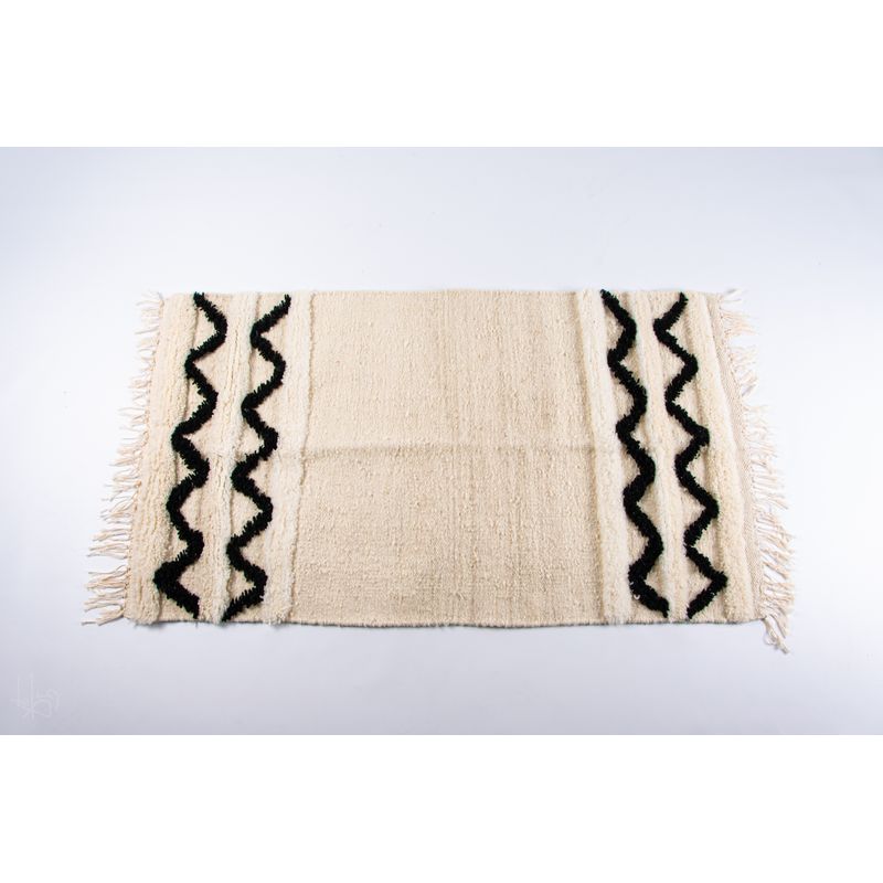 Casa si Gradina - Textile si covoare - Covoare - Covoare casa - Covor tesut manual din lana naturala alb cu negru 110 x 60 cm - Infinity.ro