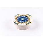 Casa si Gradina - Bucatarie si vesela - Organizare si depozitare bucatarie - Cutii alimentare - Cutie decorativa rotunda fleur blanche din ceramica, realizata manual, 11 x 11 x 4 cm - Infinity.ro