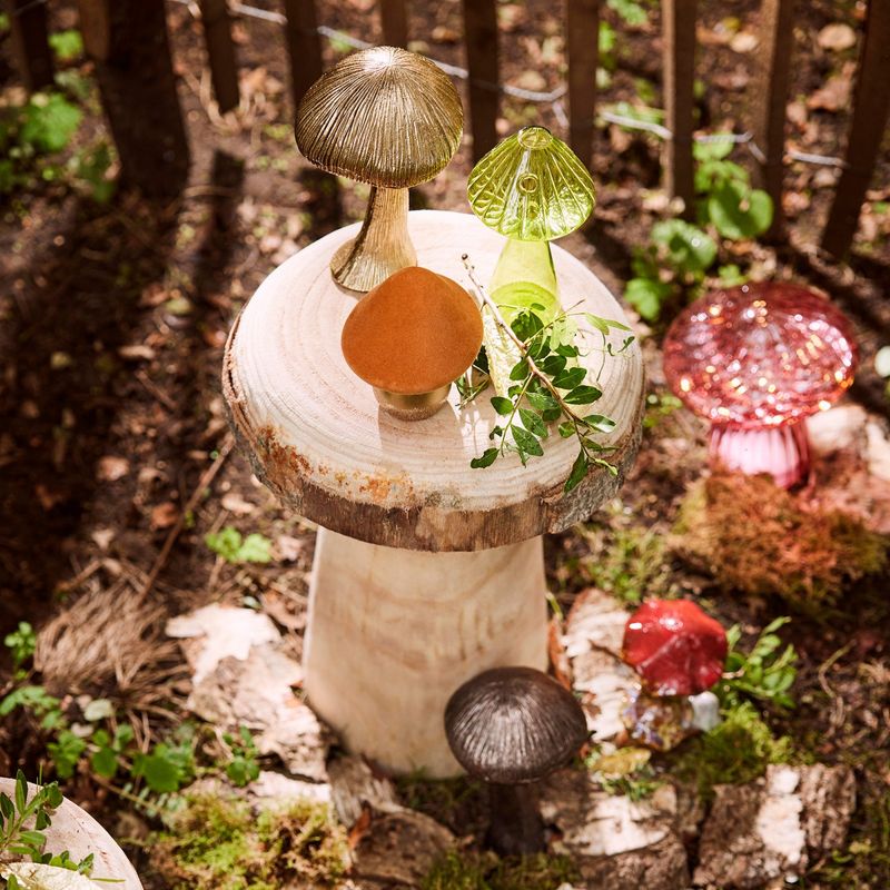 Casa si Gradina - Decoratiuni - Decoratiuni de sezon - Ornament brad Ciupercuta catifea, 12 cm, ceramica, roz - Infinity.ro