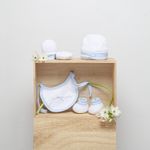 Fashion, accesorii si bijuterii - Copii - Imbracaminte copii - Treninguri si compleuri copii - Set cadou nou nascuti 4 piese din bumbac Inter Baby - alb si bleu - Infinity.ro