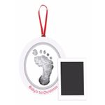 Market - Cadouri - Rame si albume foto - Kit rama foto ovala cu amprenta din cerneala Baby's First Christmas Pearhead - Infinity.ro