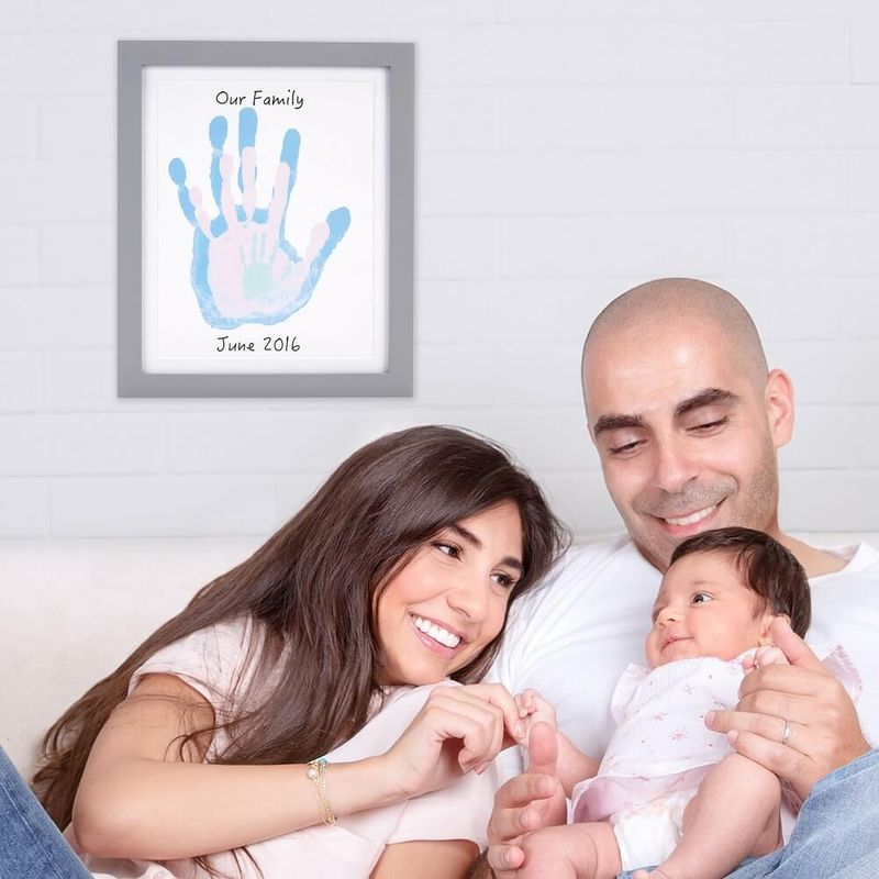 Casa si Gradina - Decoratiuni - Obiecte decorative - Decoratiuni camera copilului - Rama cu amprente pentru intreaga familie Pearhead - Infinity.ro