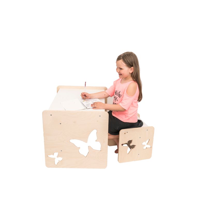 Jucarii, Copii si Bebe - Jucarii si jocuri - Jucarii & jocuri educative - Jucarii interactive - Set Montessori masa si doua scaune cu fluturasi, 7Toys - Infinity.ro