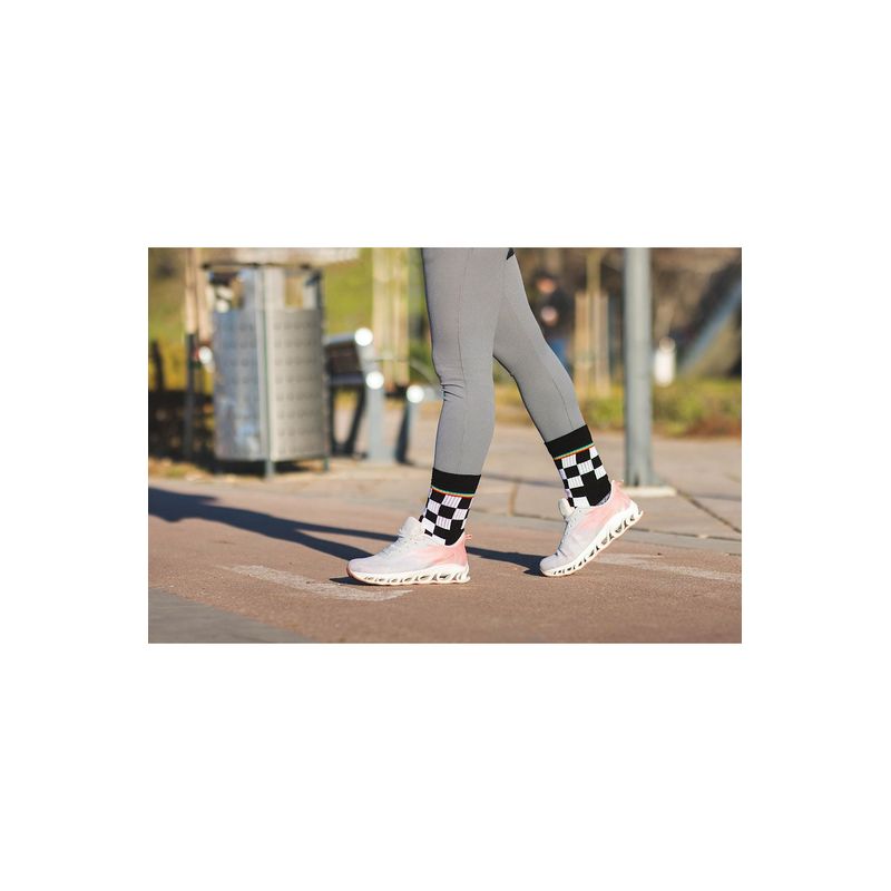 Fashion, accesorii si bijuterii - Femei - Lenjerie si pijamale femei - Sosete si ciorapi femei - Sosete bumbac Active Lifestyle SQUARES White Black, 39-42 EU - Infinity.ro