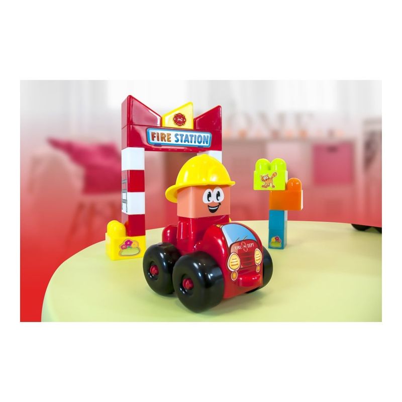 Jucarii, Copii si Bebe - Jucarii si jocuri - Seturi de constructie si cuburi - Seturi de constructie - Joc constructii tematic Statie pompieri - Miniland - Infinity.ro