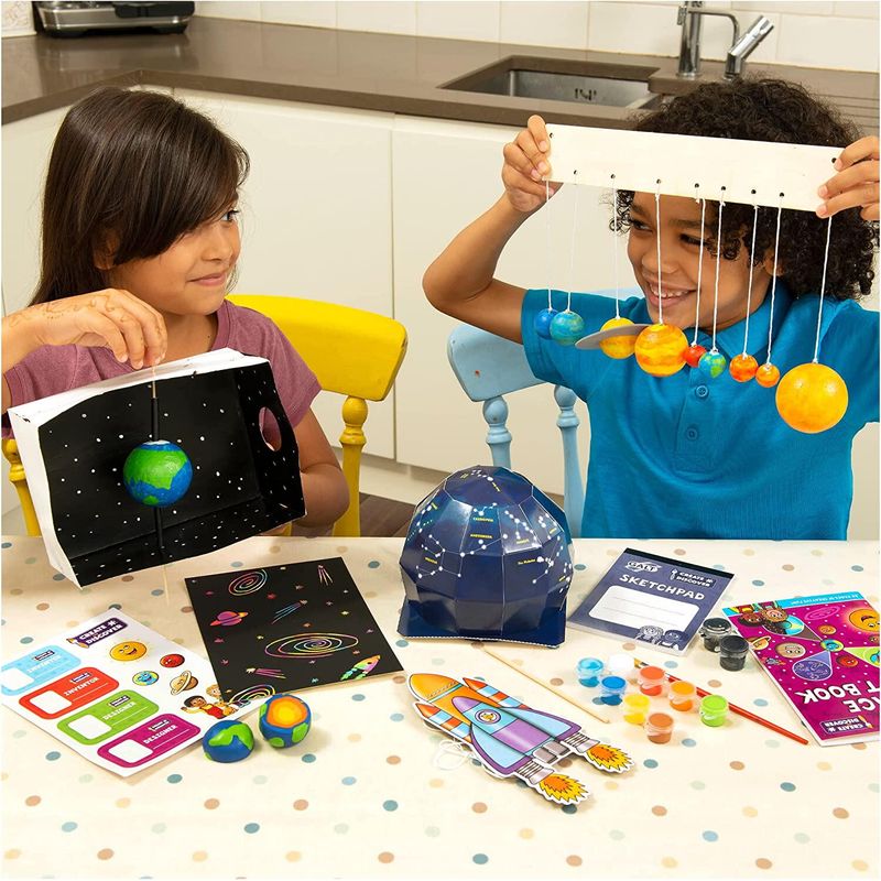 Jucarii, Copii si Bebe - Jucarii si jocuri - Jucarii & jocuri educative - Jocuri si jucarii educative - Creeaza si descopera - Spatiul cosmic - Infinity.ro