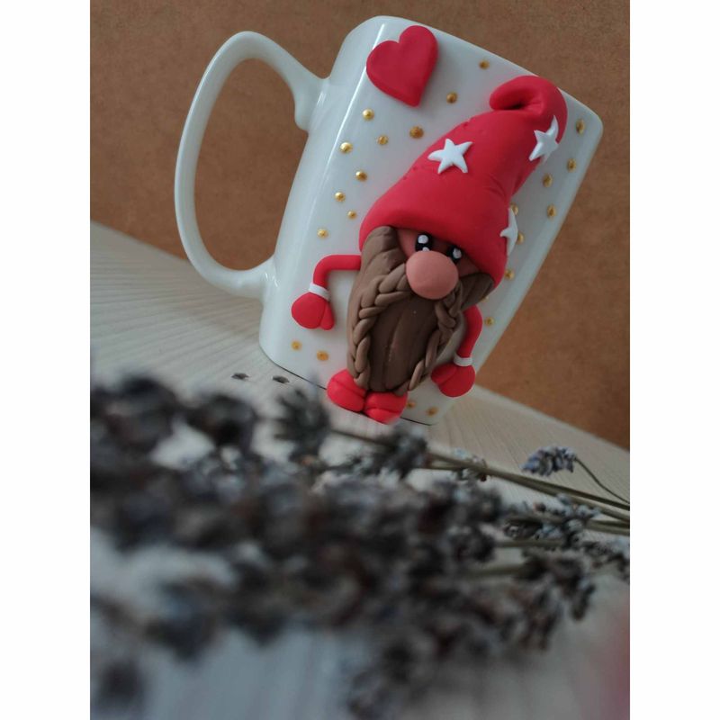 Casa si Gradina - Bucatarie si vesela - Cani si pahare - Cani si cesti - Cana de Craciun Fimo "Gnom de Craciun" modelat manual cu lut polimeric Fimo - Infinity.ro