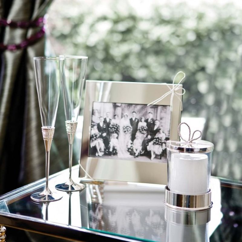 Market - Cadouri - Rame si albume foto - Rama foto argintata, 12 x 17cm, colectia Love Knots , Vera Wang - Infinity.ro