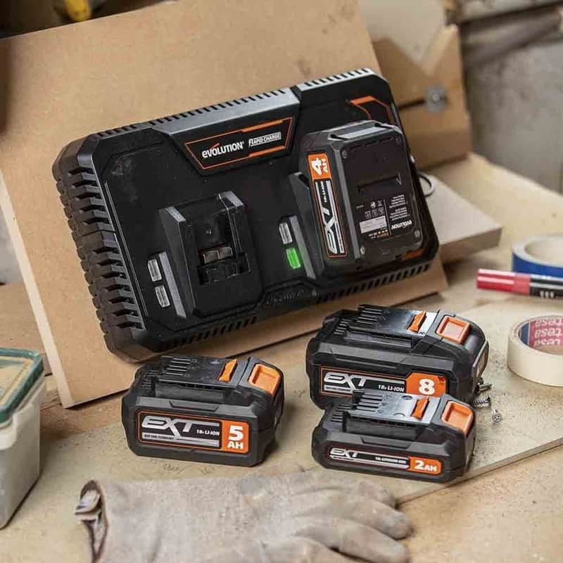 Casa si Gradina - Constructii - Scule electrice si accesorii - Acumulatori si incarcatoare scule electrice - Acumulator Li-Ion R18BAT-Li8 Evolution 106-0004, 18 V, 8 Ah - Infinity.ro