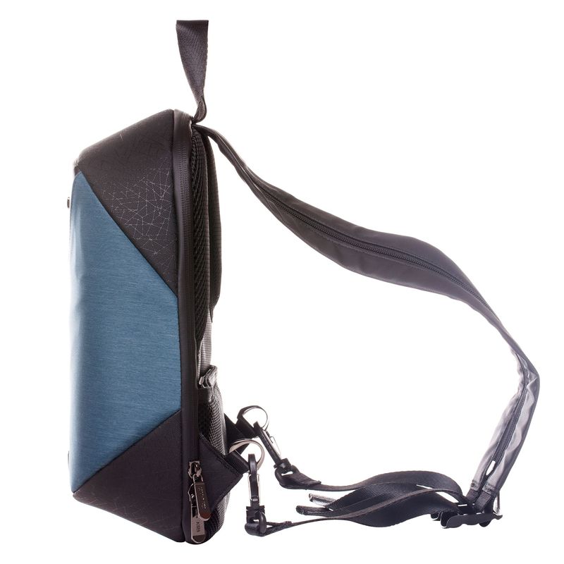 Sport si Outdoor - Articole de voiaj - Rucsacuri - Rucsac tableta Trust 11" USB 33x21.5x9 cm, 600 gr, albastru - Infinity.ro