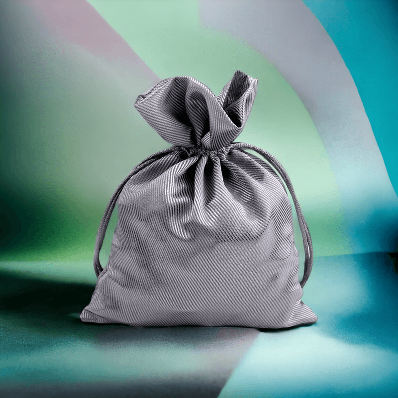 Market - Cadouri - Pungi cadou si accesorii - Saculet din satin pentru cadouri Crisalida,13 x 18 cm, Argintiu - Infinity.ro