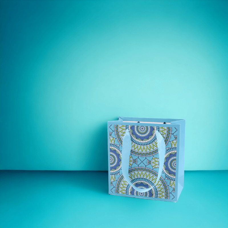 Market - Cadouri - Pungi cadou si accesorii - Punga cadou de hartie Crisalida, 14 x 15 x 7 cm, Mandale albastru azur - Infinity.ro