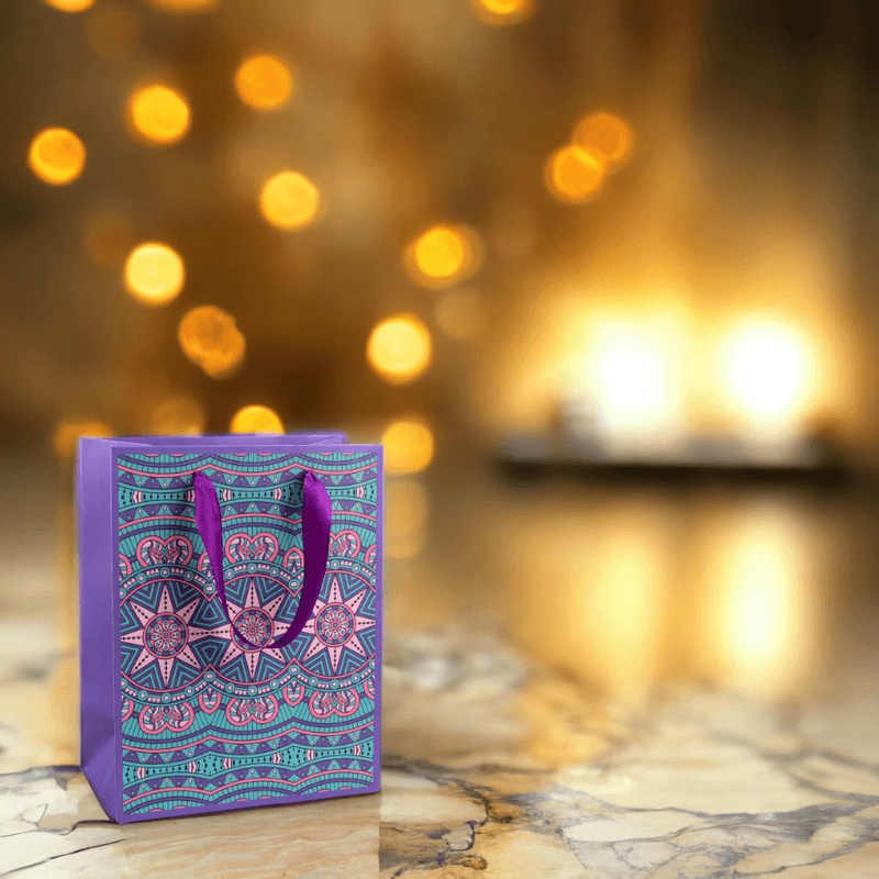 Market - Cadouri - Pungi cadou si accesorii - Punga cadou de hartie Crisalida, 18 x 23 x 10 cm, Mandale violet - Infinity.ro