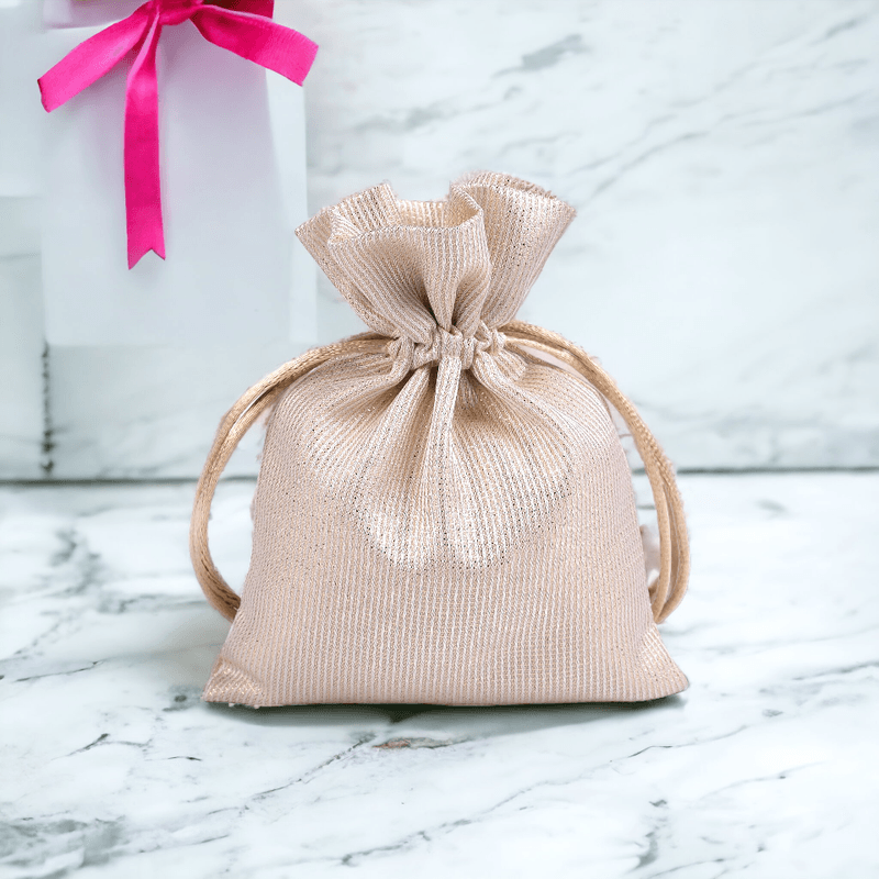 Market - Cadouri - Pungi cadou si accesorii - Saculet satinat cu lurex pentru cadouri Crisalida, 10 x 13 cm, Bej auriu - Infinity.ro