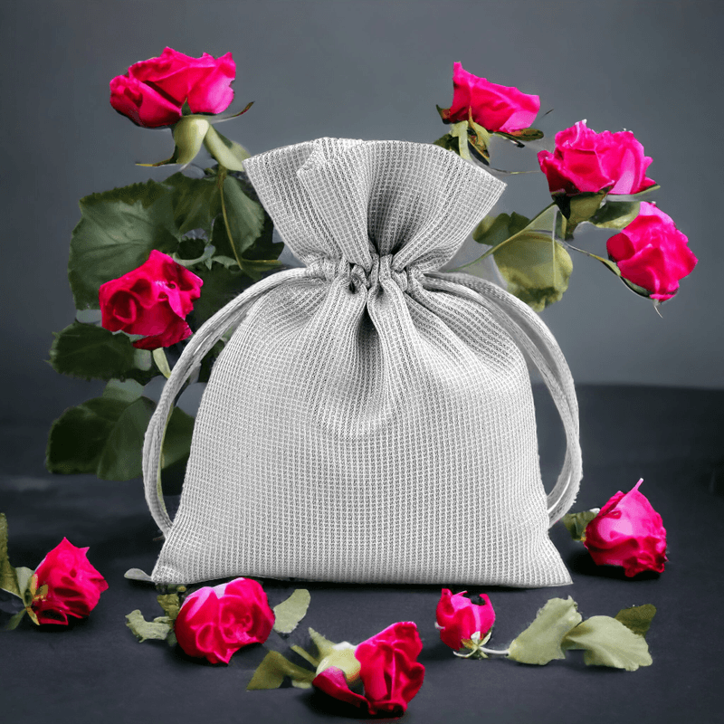 Market - Cadouri - Pungi cadou si accesorii - Saculet satinat cu lurex pentru cadouri 10 x 13 cm Gri auriu - Infinity.ro