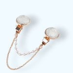 Fashion, accesorii si bijuterii - Femei - Bijuterii femei - Brose femei - Brosa decorativa cardigan cu lant si strasuri Crisalida, 16 cm Golden - Infinity.ro