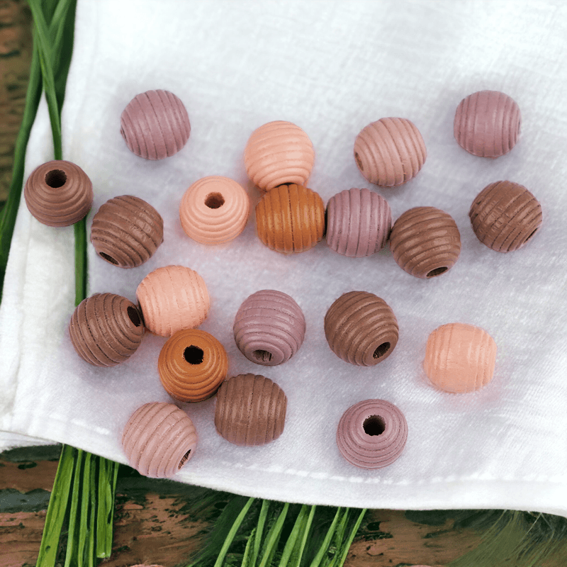 Casa si Gradina - Decoratiuni - DIY - Articole mercerie - Set 20 margele din lemn striate Crisalida, diametru 13 mm, nuante maro - Infinity.ro