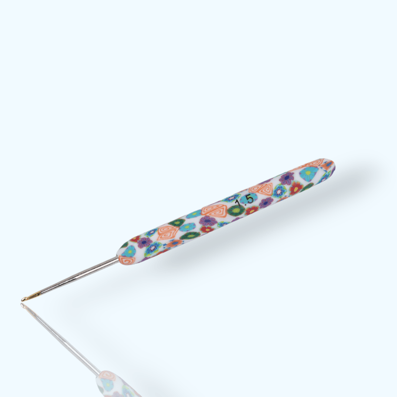Casa si Gradina - Decoratiuni - DIY - Articole mercerie - Croset cu maner din silicon si varf auriu, marime 1.5 mm, Alb - Infinity.ro